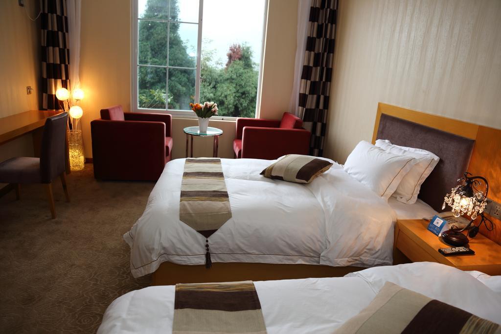 Panshan Tingquan Tuwo Holiday Resort Leshan Room photo