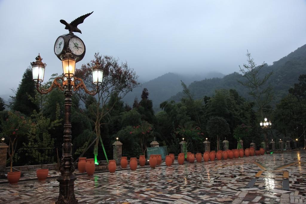 Panshan Tingquan Tuwo Holiday Resort Leshan Exterior photo