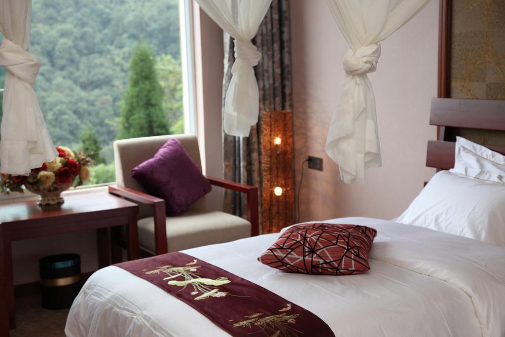 Panshan Tingquan Tuwo Holiday Resort Leshan Room photo